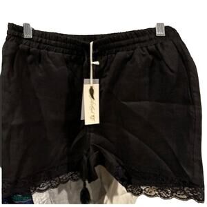 NWT Women's Gold Hawk Black linen with lace trimmed shorts  XS